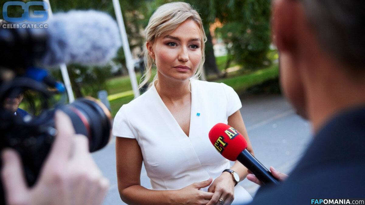 Ebba Busch Meztelen OnlyFans  Kikerült fotó #2