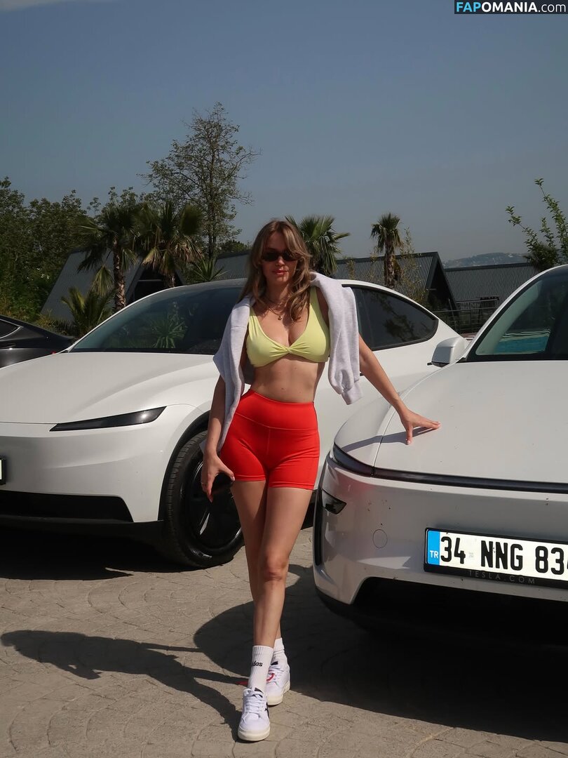 1ecemkaravus / Ecem Karavus / ecmkrvs / https: Meztelen OnlyFans  Kikerült fotó #7