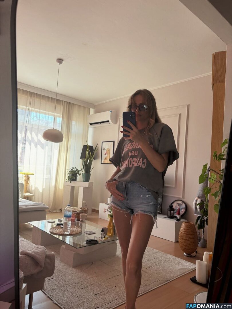 1ecemkaravus / Ecem Karavus / ecmkrvs / https: Meztelen OnlyFans  Kikerült fotó #14