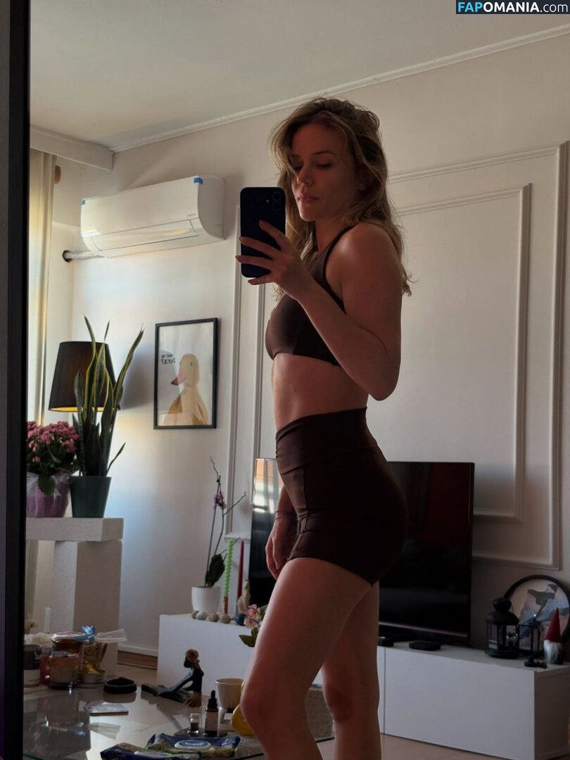 1ecemkaravus / Ecem Karavus / ecmkrvs / https: Meztelen OnlyFans  Kikerült fotó #20