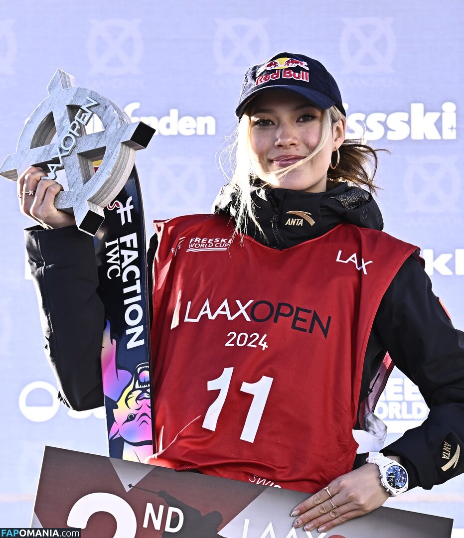 Eileen Gu / GoEileenGu / eileengu / https: Meztelen OnlyFans  Kikerült fotó #7