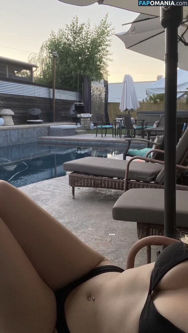 Elissa Beck / elissaaa.beck / elissabeck / pr1ncessviolet Meztelen OnlyFans  Kikerült fotó #4