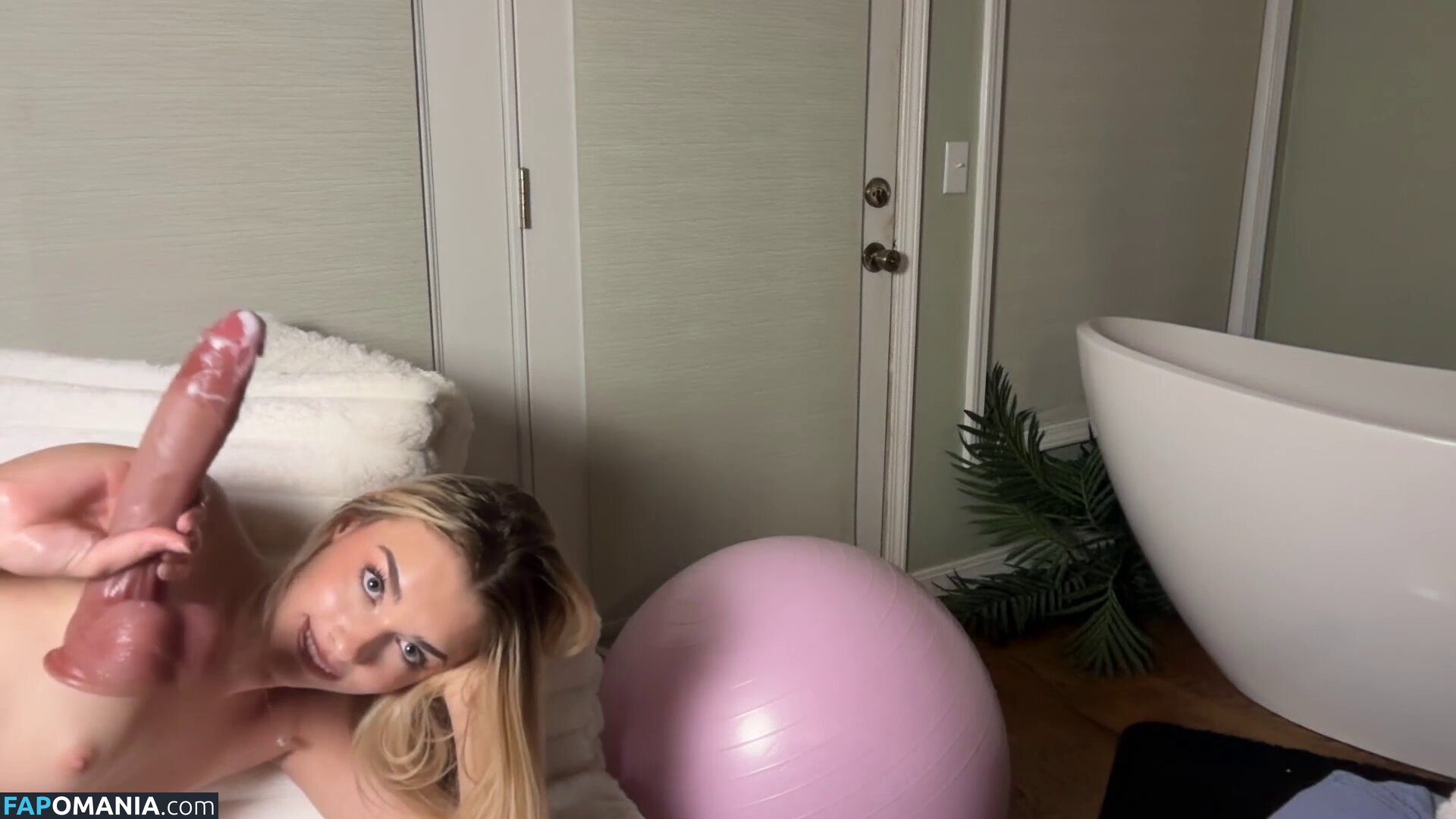 Ella Lowe / ellalowe Meztelen OnlyFans  Kikerült fotó #2