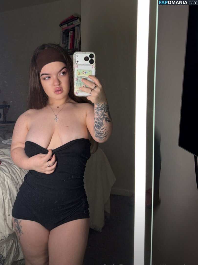 Ellie Cassidy / ellie__cassidy / elliecassidy Meztelen OnlyFans  Kikerült fotó #2