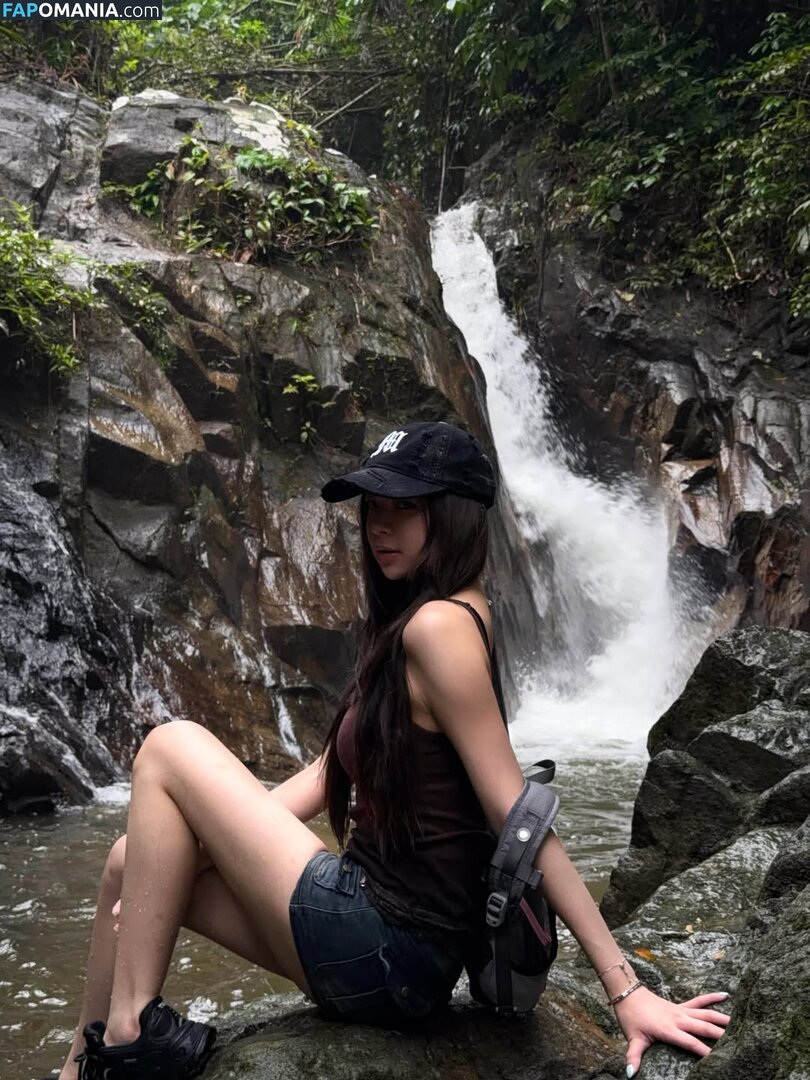 Elyn Leong / elynleonggg / https: Meztelen OnlyFans  Kikerült fotó #3