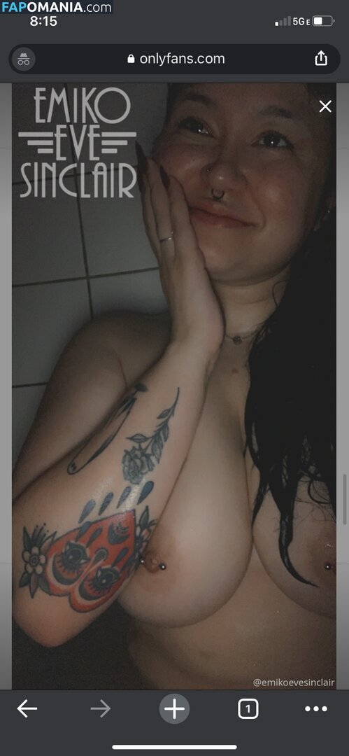 emikoevesinclair / katherine hershey / katie hershey / katieemiko3 / twitchywitchygoth Meztelen OnlyFans  Kikerült fotó #7