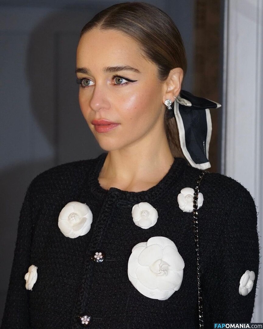 Emilia Clarke / clarkeyxo / emilia_clarke / emiliaclarke / emiliaclarkecentral / https: Meztelen OnlyFans  Kikerült fotó #930