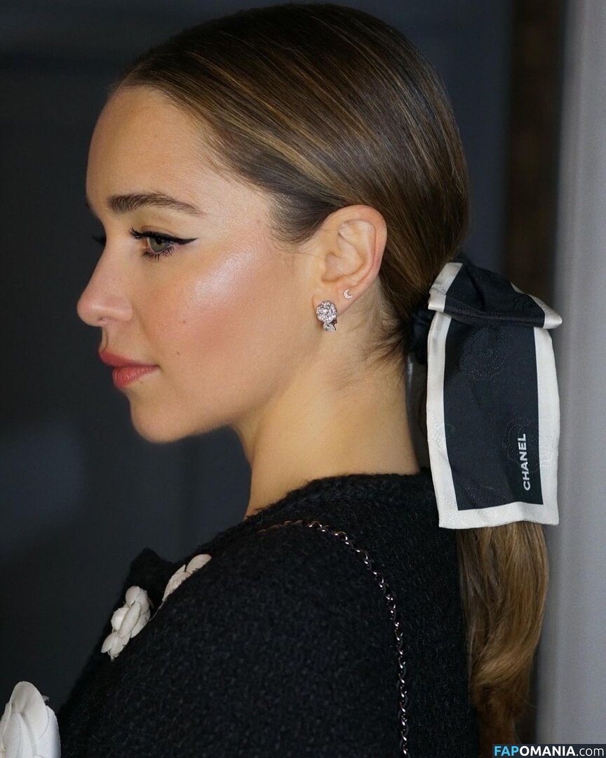 Emilia Clarke / clarkeyxo / emilia_clarke / emiliaclarke / emiliaclarkecentral / https: Meztelen OnlyFans  Kikerült fotó #934
