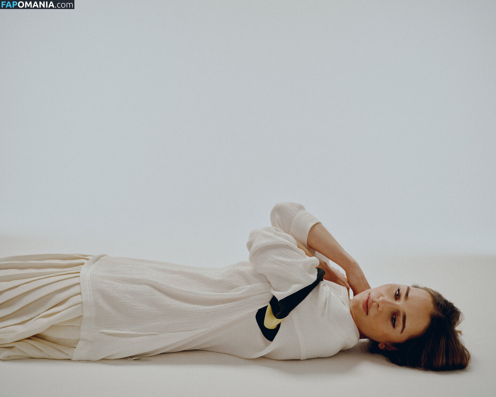 Emilia Clarke / clarkeyxo / emilia_clarke / emiliaclarke / emiliaclarkecentral / https: Meztelen OnlyFans  Kikerült fotó #943