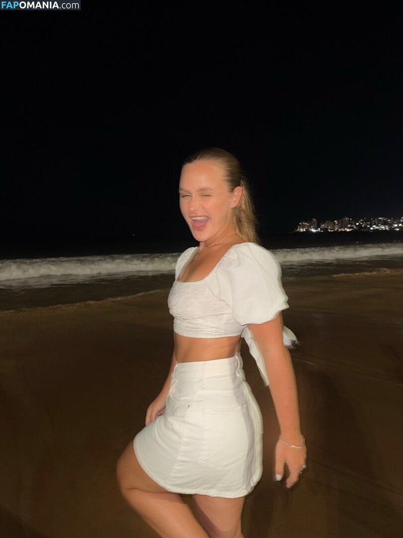 Emilly Schellmann / _emillyschellmann Meztelen OnlyFans  Kikerült fotó #9
