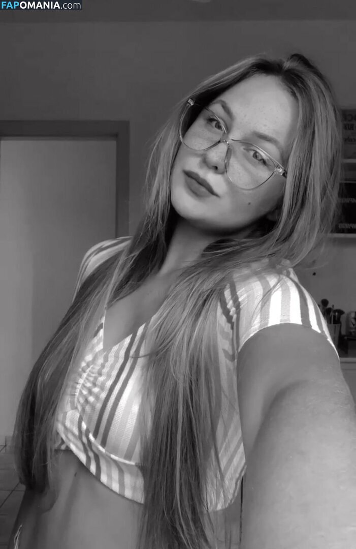 Emilly Schellmann / _emillyschellmann Meztelen OnlyFans  Kikerült fotó #35