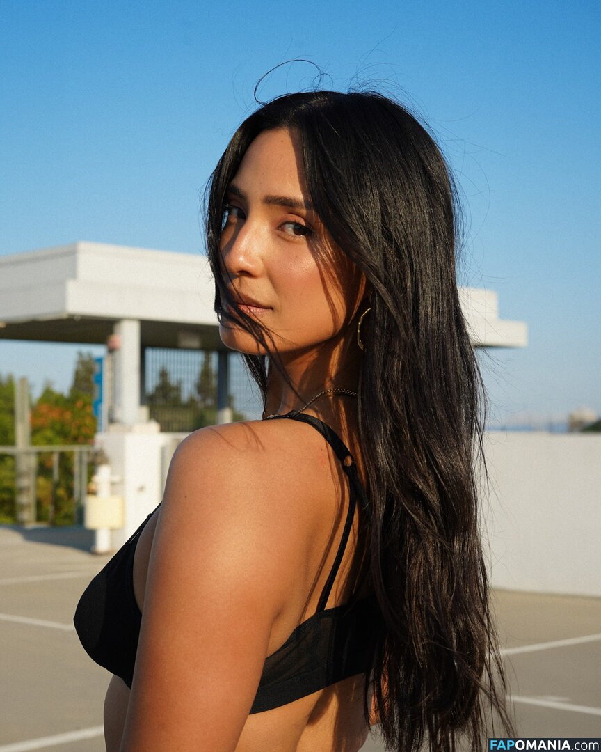 Emily Alabi / emilyalabi / https: Meztelen OnlyFans  Kikerült fotó #3
