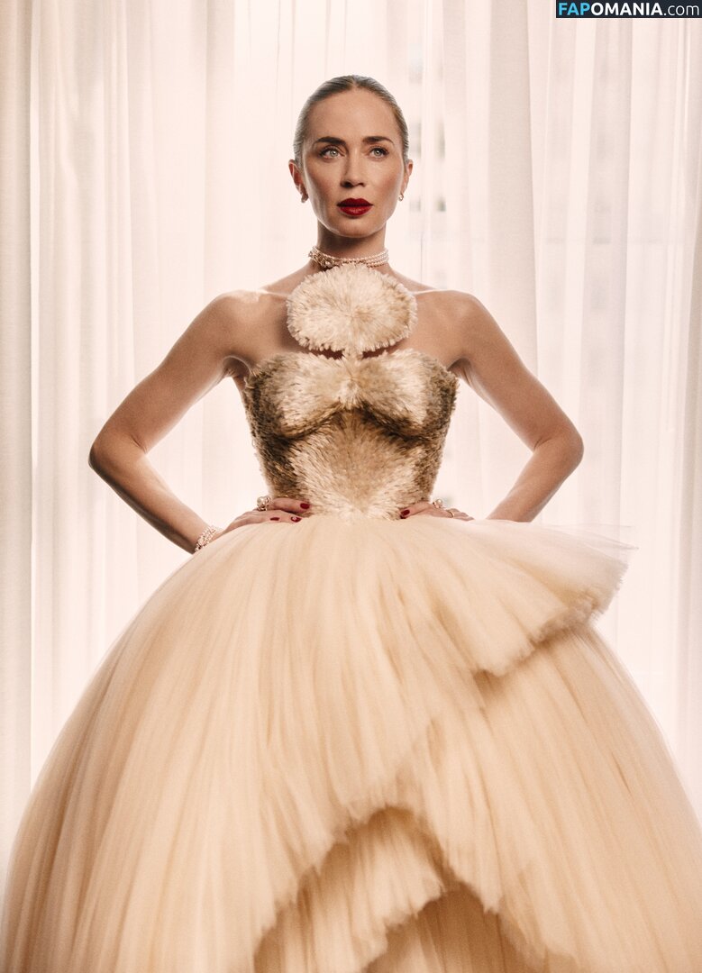 Emily Blunt / _emily_blunt_ / twogirlsoneblunt Meztelen OnlyFans  Kikerült fotó #456