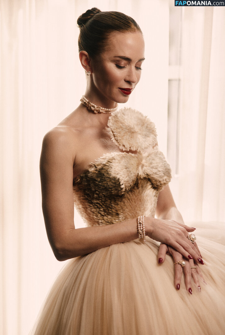 Emily Blunt / _emily_blunt_ / twogirlsoneblunt Meztelen OnlyFans  Kikerült fotó #459
