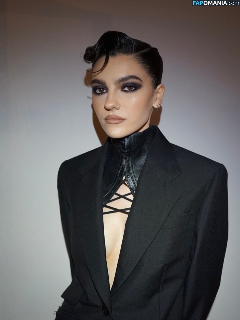 Emily Carey / emily_carey / theemilycarey Meztelen OnlyFans  Kikerült fotó #12