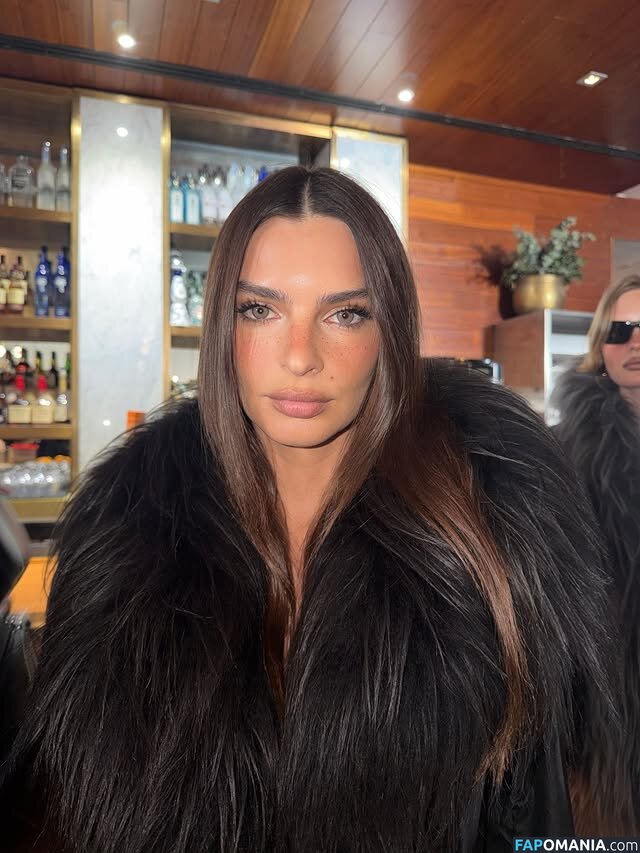 Emily Ratajkowski / Officialemilyratajkowski / emrata / https: Meztelen OnlyFans  Kikerült fotó #39