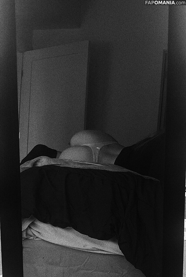 Emily Slater / emilylslater / emilyslaterr / itsemilyslater Meztelen OnlyFans  Kikerült fotó #10