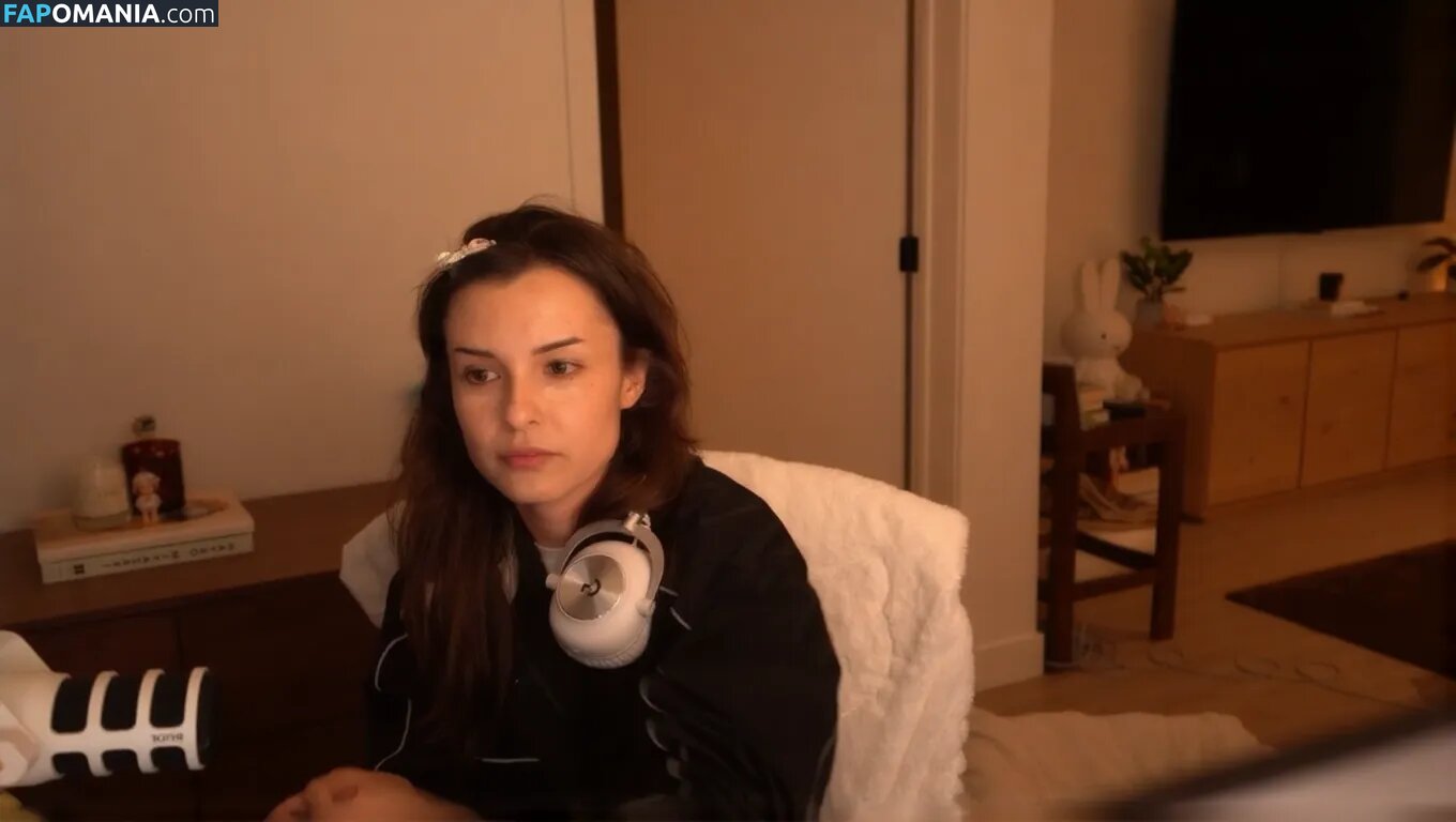 emilydaniellam / emilylynne / meilylol / valkyrae assistant Meztelen OnlyFans  Kikerült fotó #7