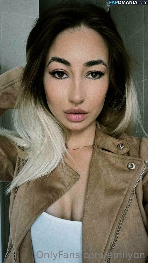 emilyon Meztelen OnlyFans  Kikerült fotó #2