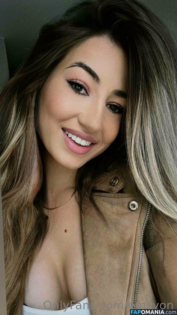 emilyon Meztelen OnlyFans  Kikerült fotó #8