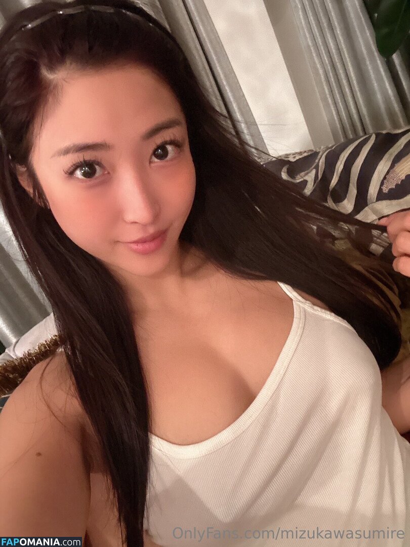 Emiri Momata / emirimomota / mizukawasumire Meztelen OnlyFans  Kikerült fotó #20
