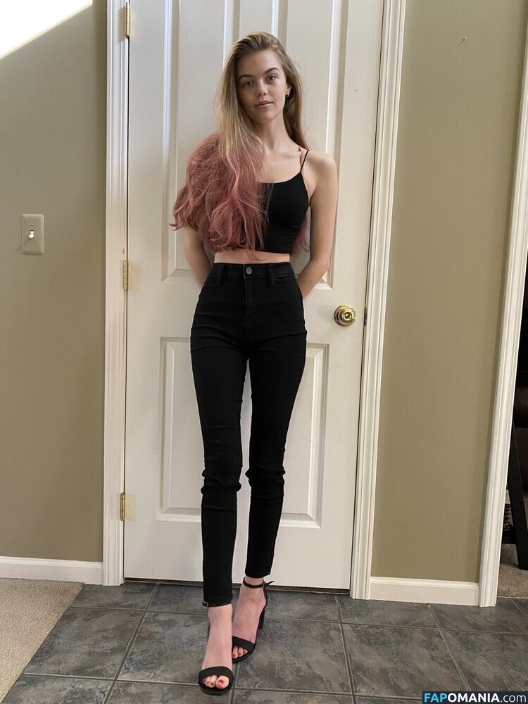 Bradpittsgf / Emma Beardsley / emmabbeardsley Meztelen OnlyFans  Kikerült fotó #16