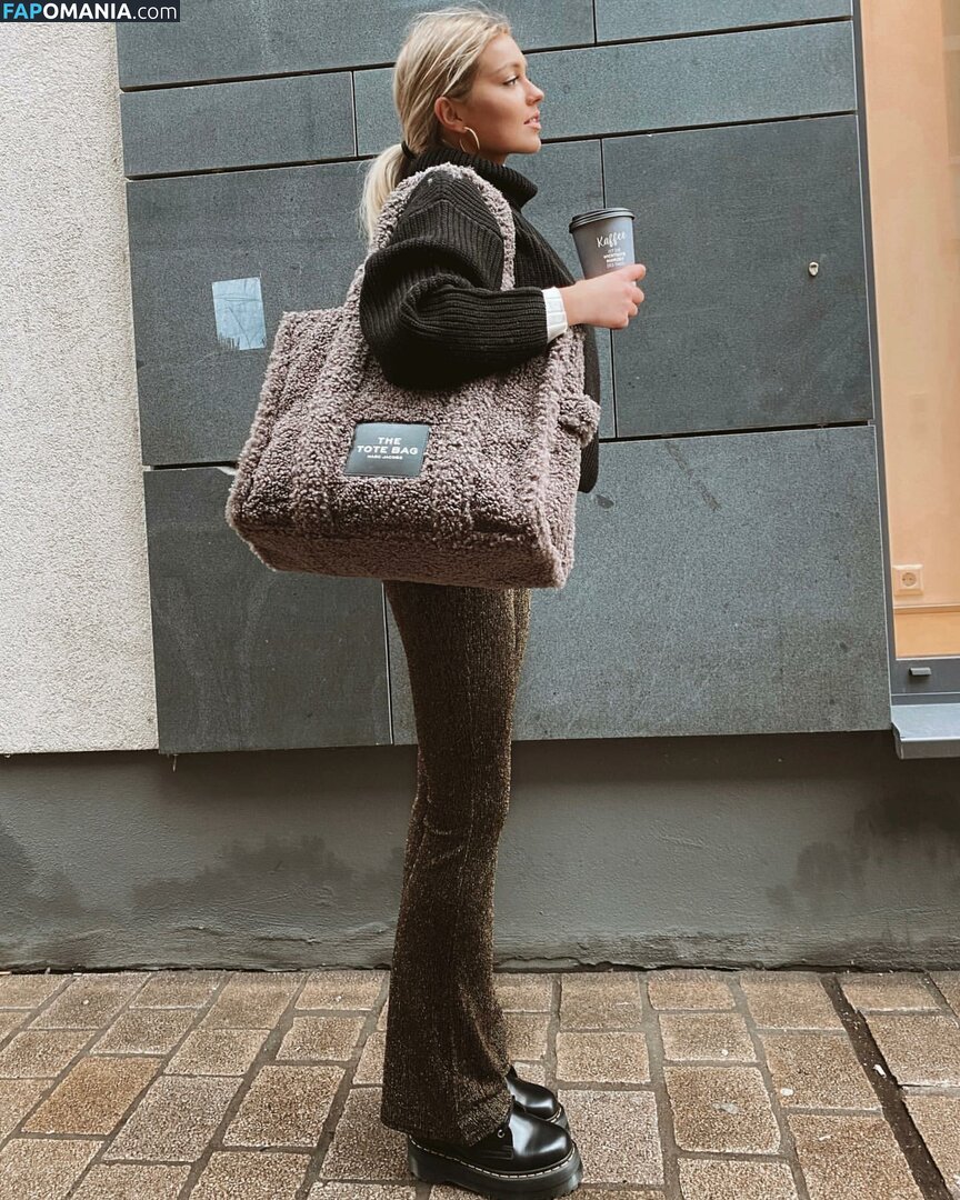 Emma / bunni.emmie / emmachamberlain / kngemma / tinywaistemma Meztelen OnlyFans  Kikerült fotó #1