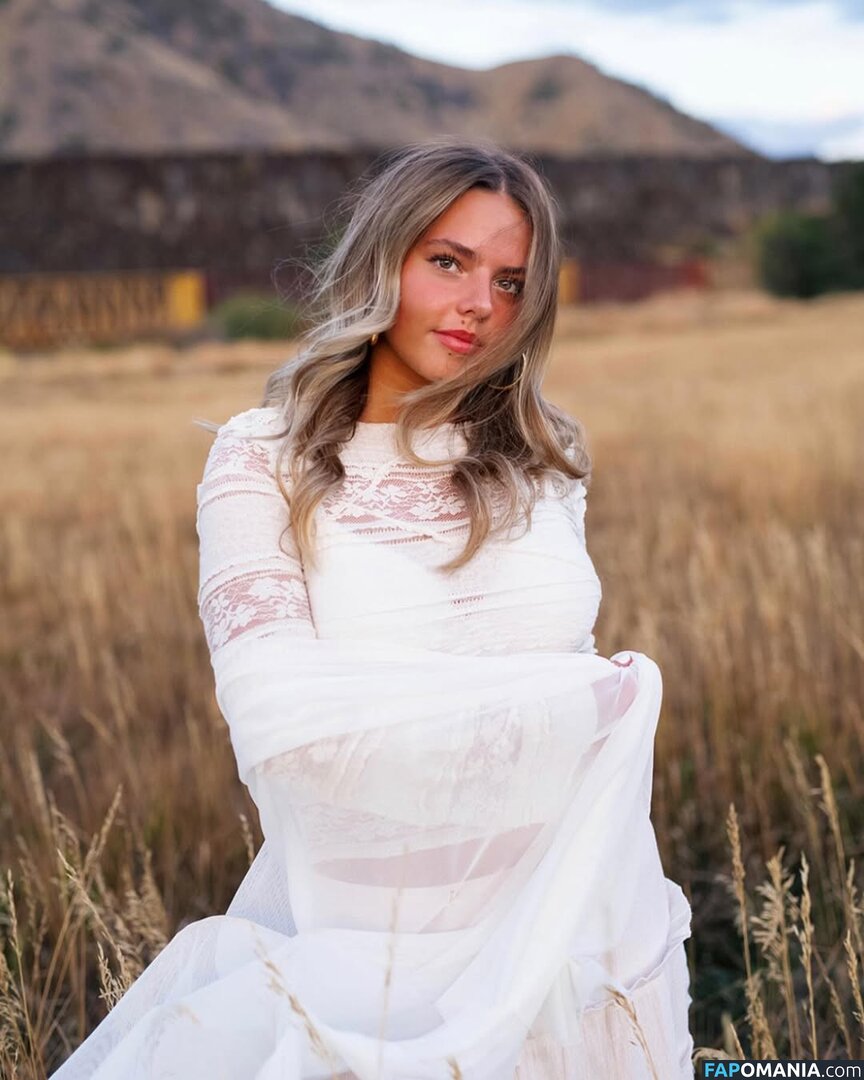 Emmi Butler / emmilaurie Meztelen OnlyFans  Kikerült fotó #4