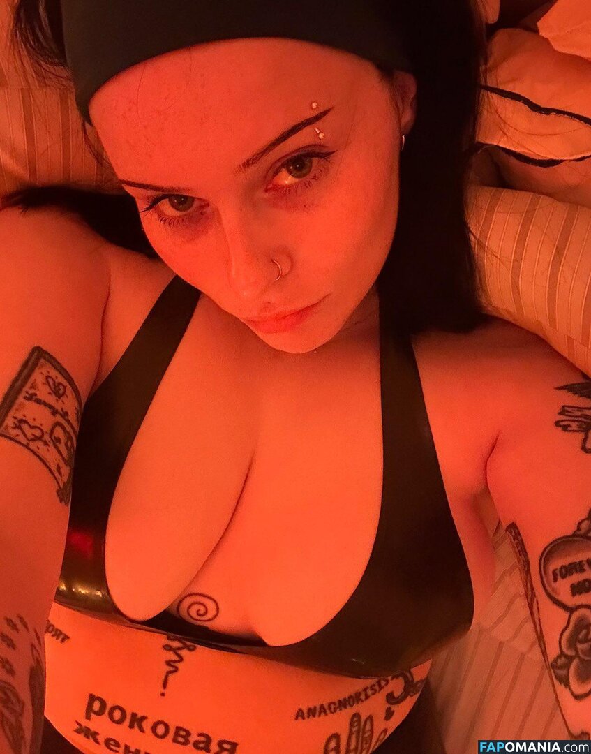 arianalgrande / emowag420 Meztelen OnlyFans  Kikerült fotó #2