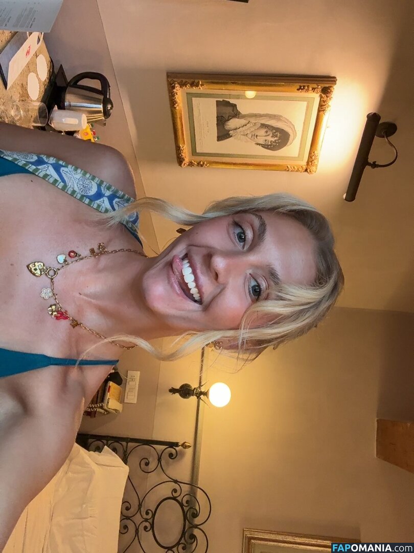 emilywallbank / emwallbank / https: / miwallbank Meztelen OnlyFans  Kikerült fotó #5