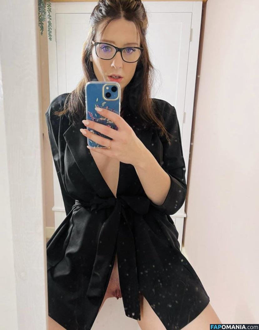 ErinMoore / moore.erinxx / mooreerinxxx Meztelen OnlyFans  Kikerült fotó #5