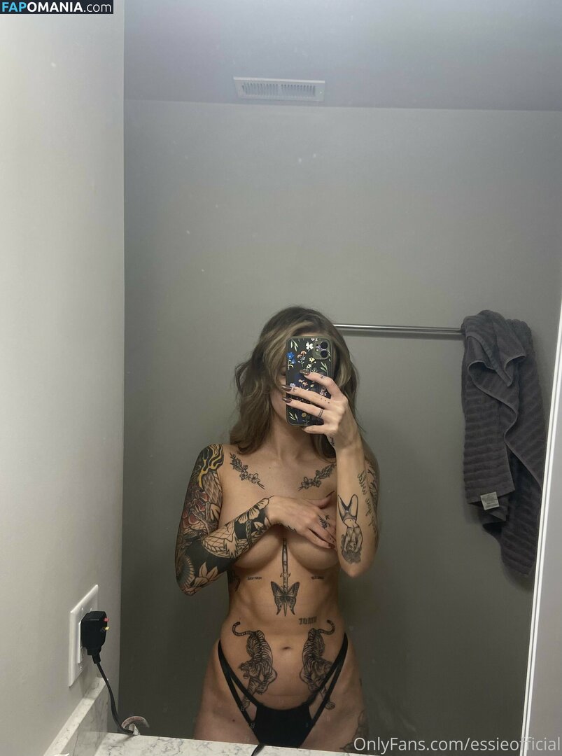Essieofficial / essie Meztelen OnlyFans  Kikerült fotó #30
