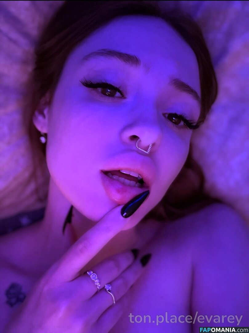 EvaRmore / MyEva / eva.rmore_ / evarey / evarmore... / evarmore_ / https: Meztelen OnlyFans  Kikerült fotó #6