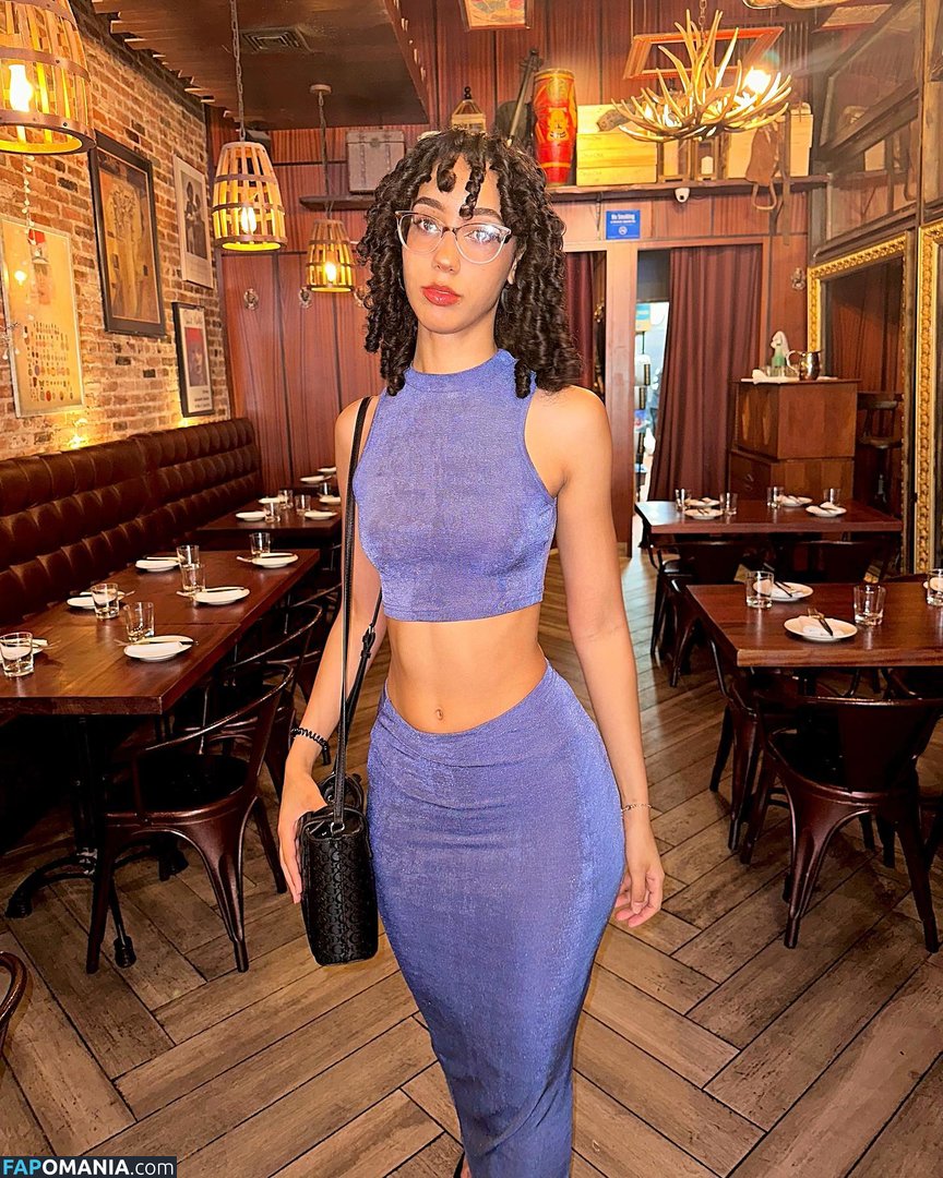 eliana / ewmxt / lalayravo / woahnatty Meztelen OnlyFans  Kikerült fotó #5