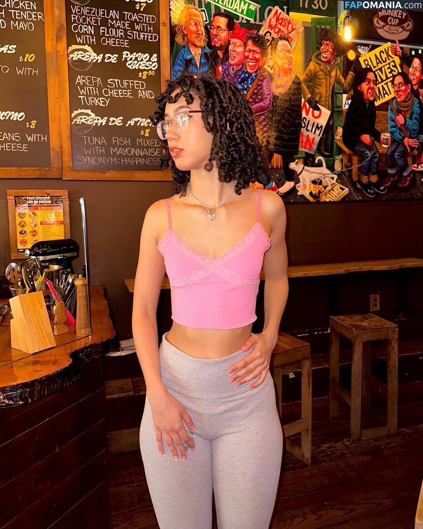 eliana / ewmxt / lalayravo / woahnatty Meztelen OnlyFans  Kikerült fotó #23