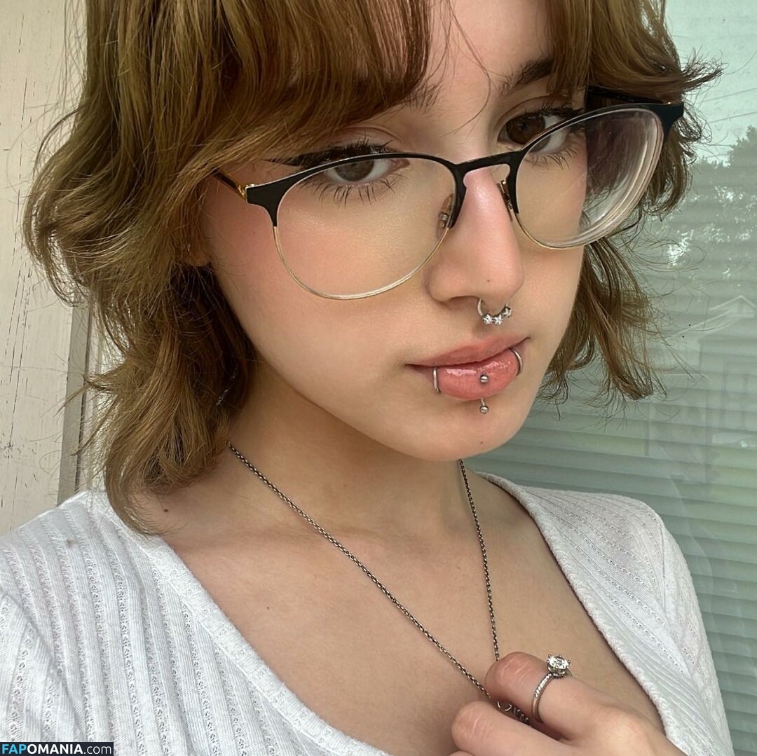 faeree / faevrise Meztelen OnlyFans  Kikerült fotó #6