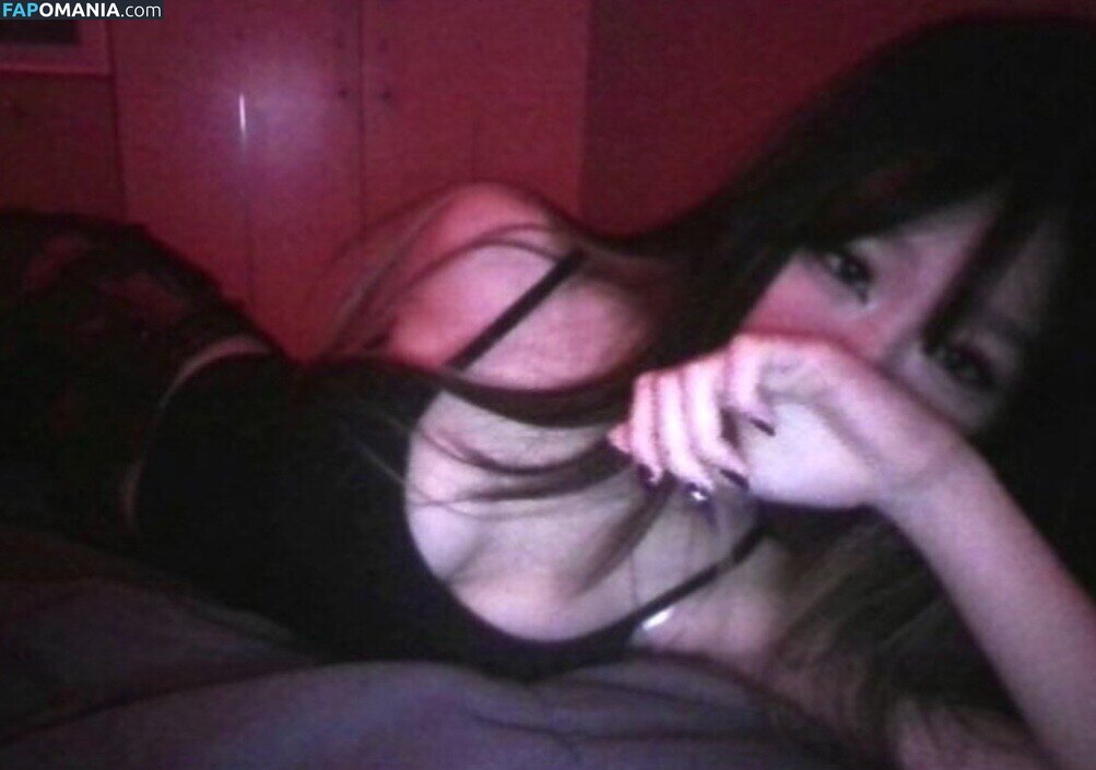 fatherlain / michellchhen Meztelen OnlyFans  Kikerült fotó #2