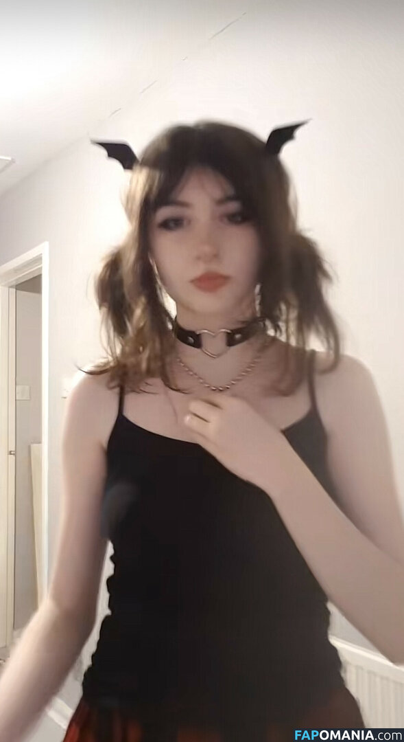 Fendirr / Fendrvvx / Yazoohoo Meztelen OnlyFans  Kikerült fotó #1