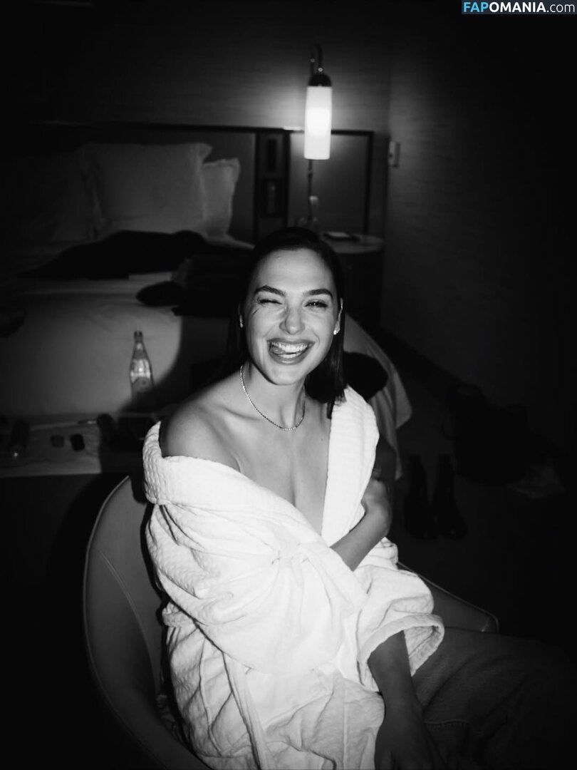 Gal Gadot / gal_gadot / https: / inked_hriss Meztelen OnlyFans  Kikerült fotó #736