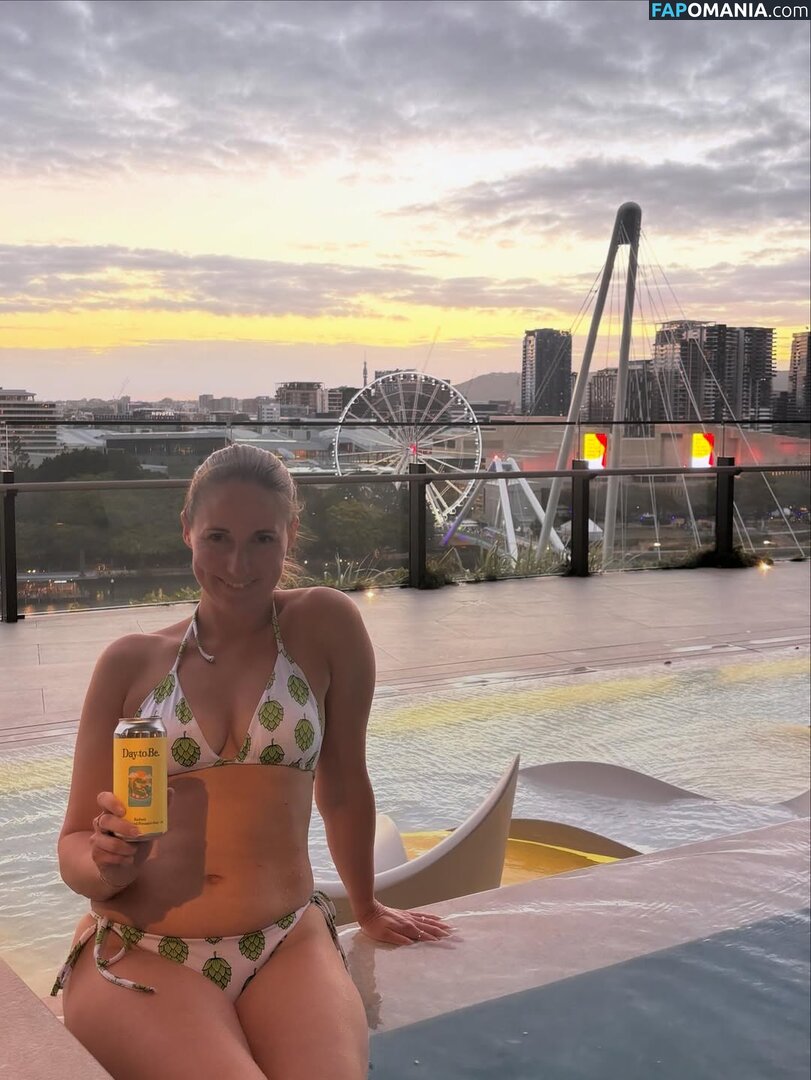 globalcraftbeergirl Meztelen OnlyFans  Kikerült fotó #3