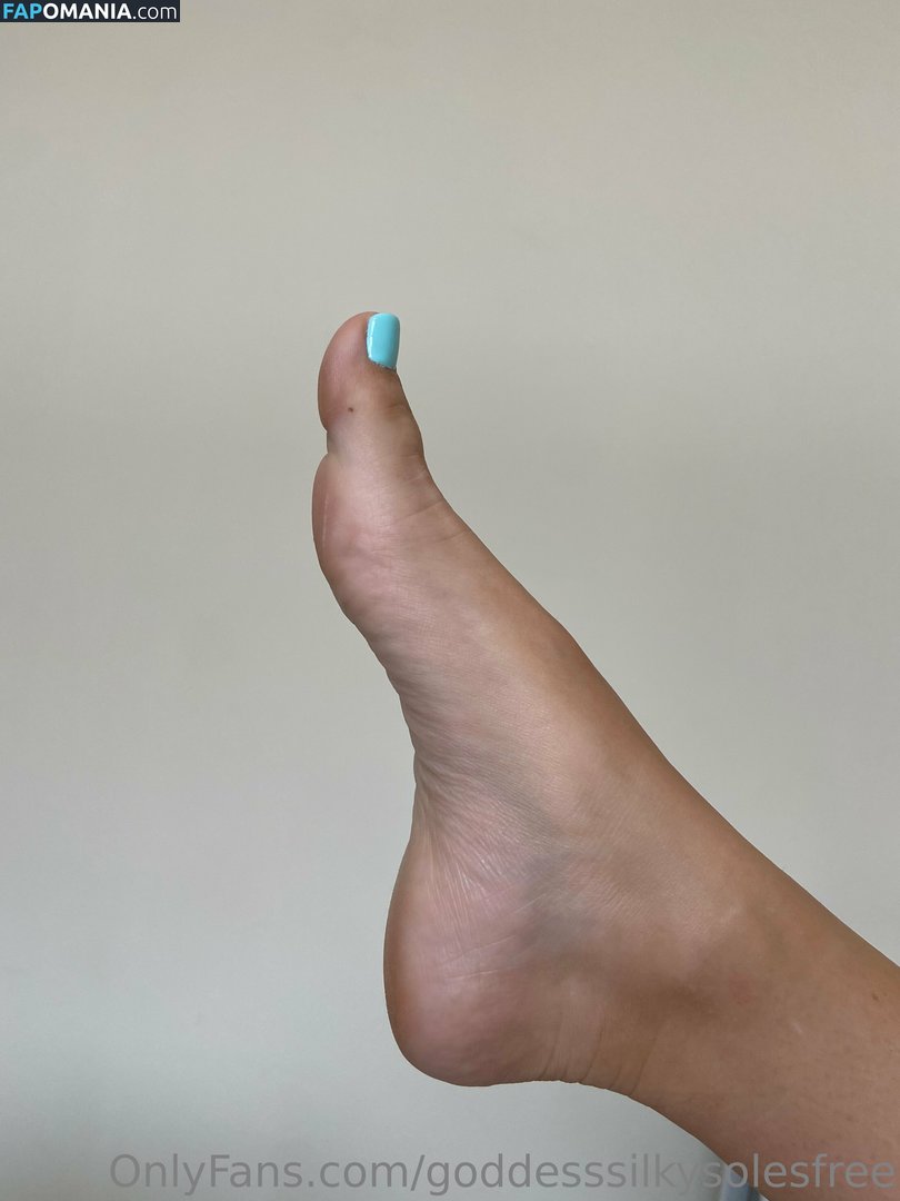 goddesssilkysolesfree / theeepursuitofselflove Meztelen OnlyFans  Kikerült fotó #1