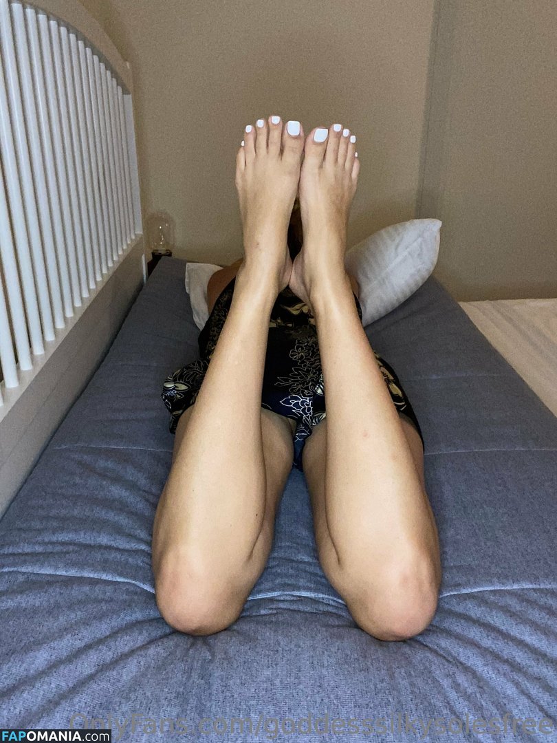 goddesssilkysolesfree / theeepursuitofselflove Meztelen OnlyFans  Kikerült fotó #23