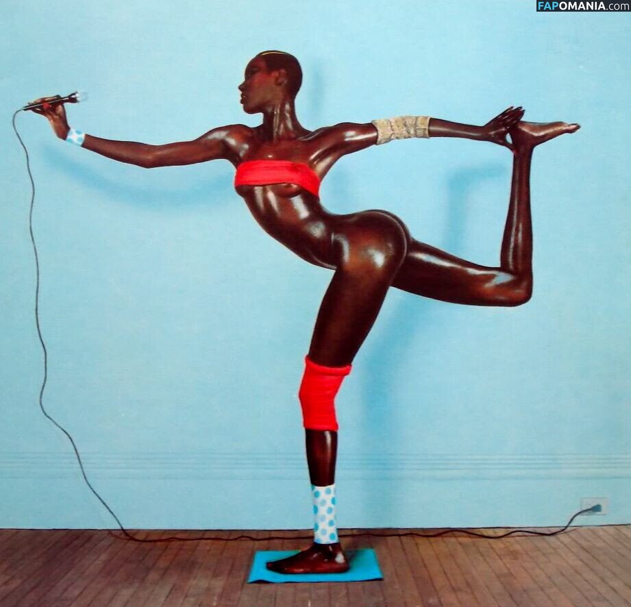 Grace Jones / gracejonesofficial / https: Meztelen OnlyFans  Kikerült fotó #2
