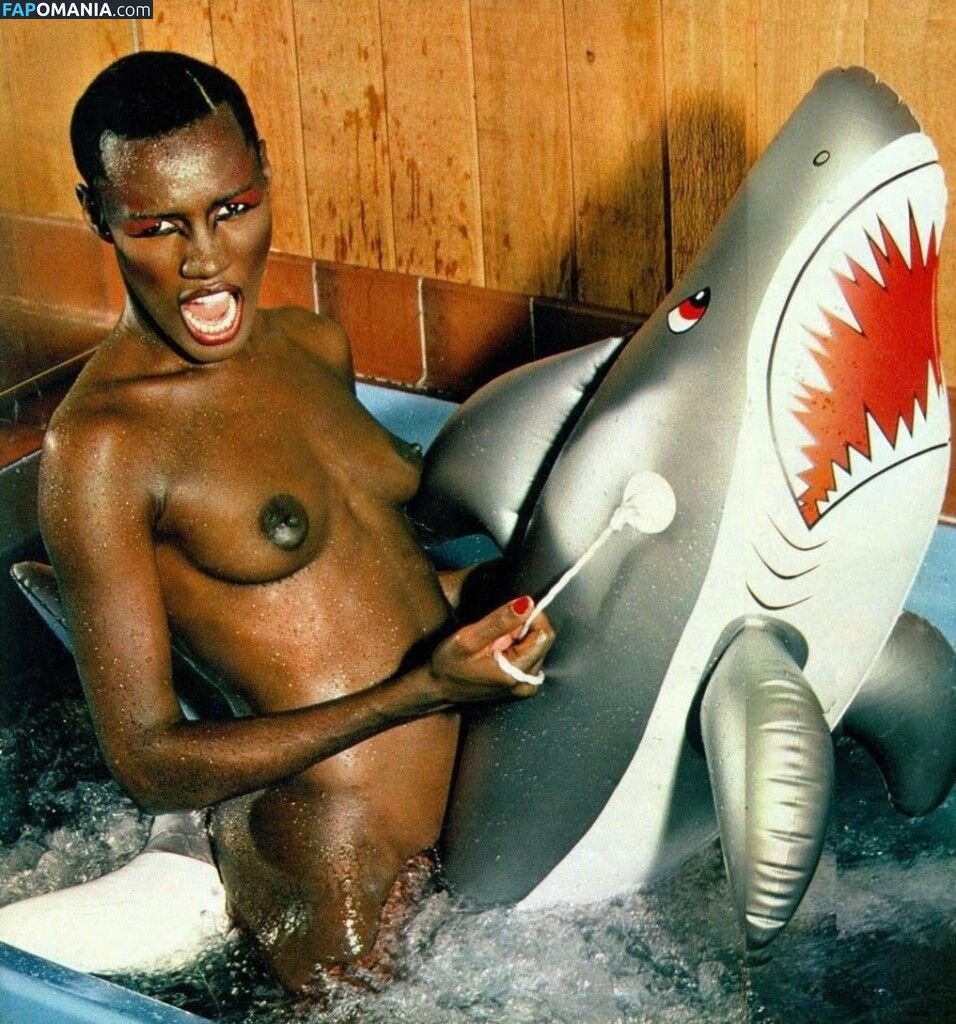 Grace Jones / gracejonesofficial / https: Meztelen OnlyFans  Kikerült fotó #3