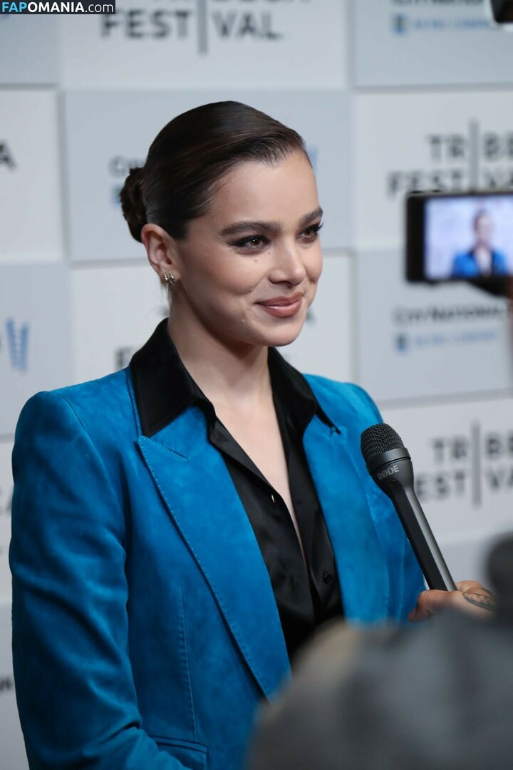 Hailee Steinfeld / haileesteinfeld / https: Meztelen OnlyFans  Kikerült fotó #30