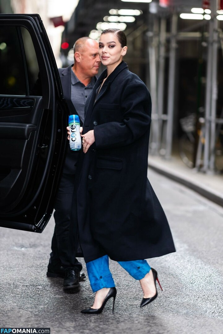 Hailee Steinfeld / haileesteinfeld / https: Meztelen OnlyFans  Kikerült fotó #41