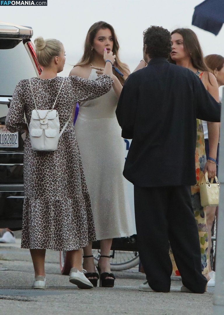 Hailee Steinfeld / haileesteinfeld / https: Meztelen OnlyFans  Kikerült fotó #141