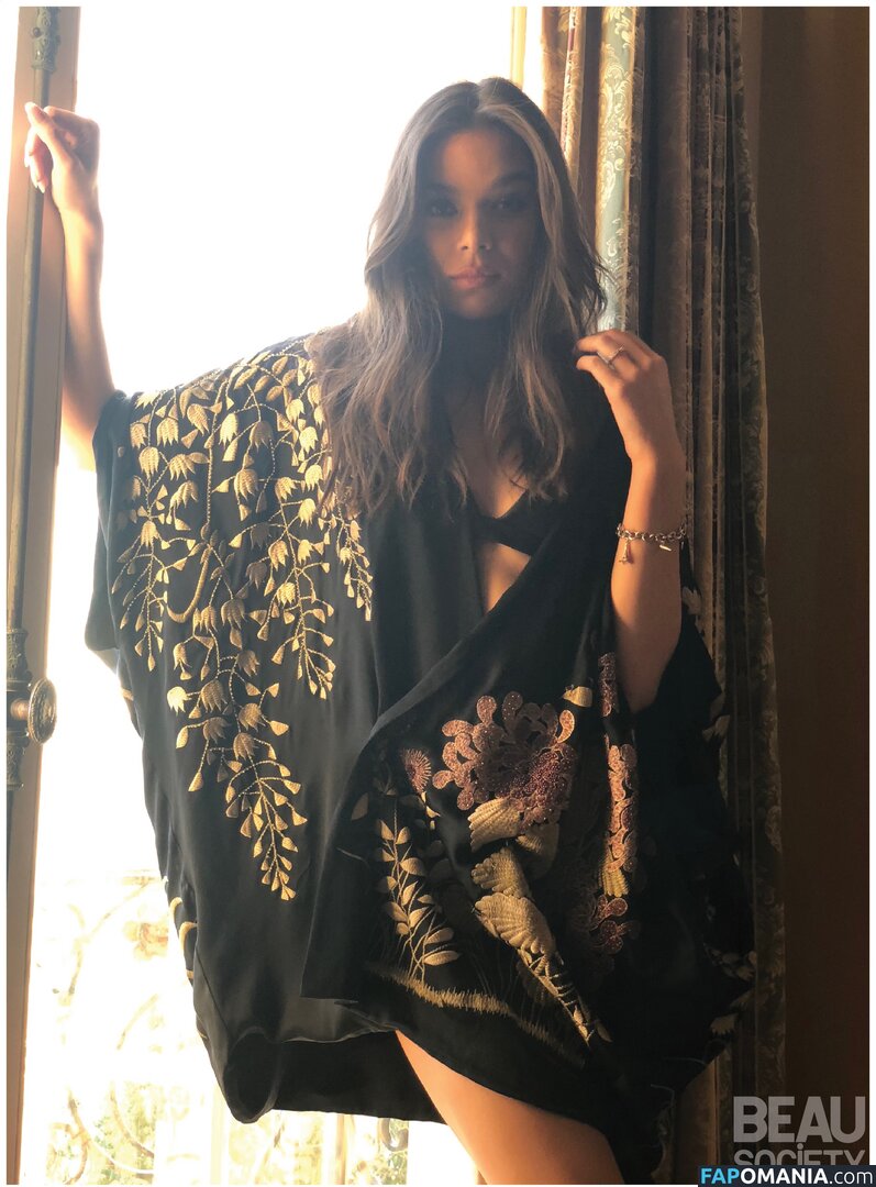 Hailee Steinfeld / haileesteinfeld Meztelen OnlyFans  Kikerült fotó #1585