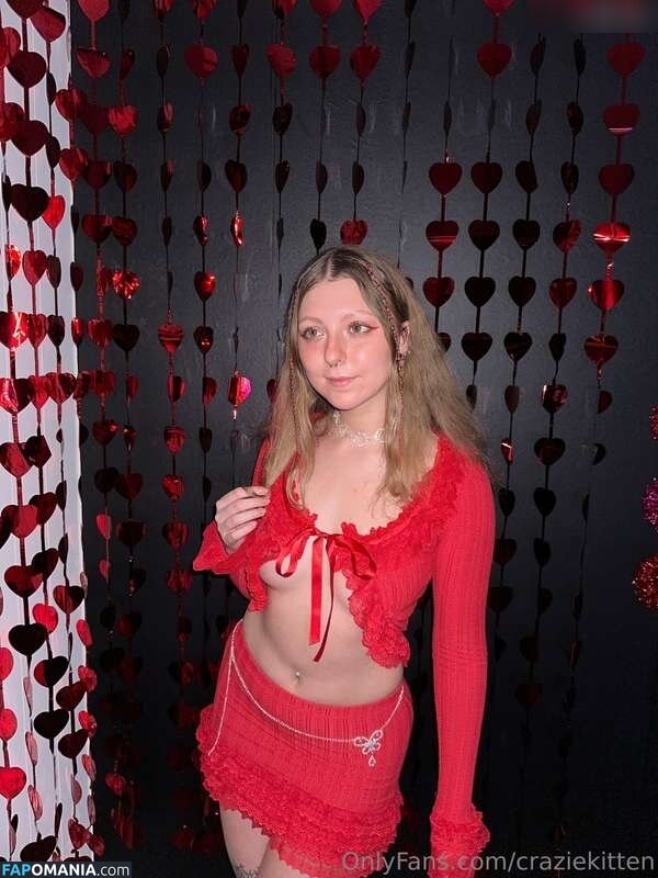 Hallie Gift / craziekitten / giftyhippie Meztelen OnlyFans  Kikerült fotó #3