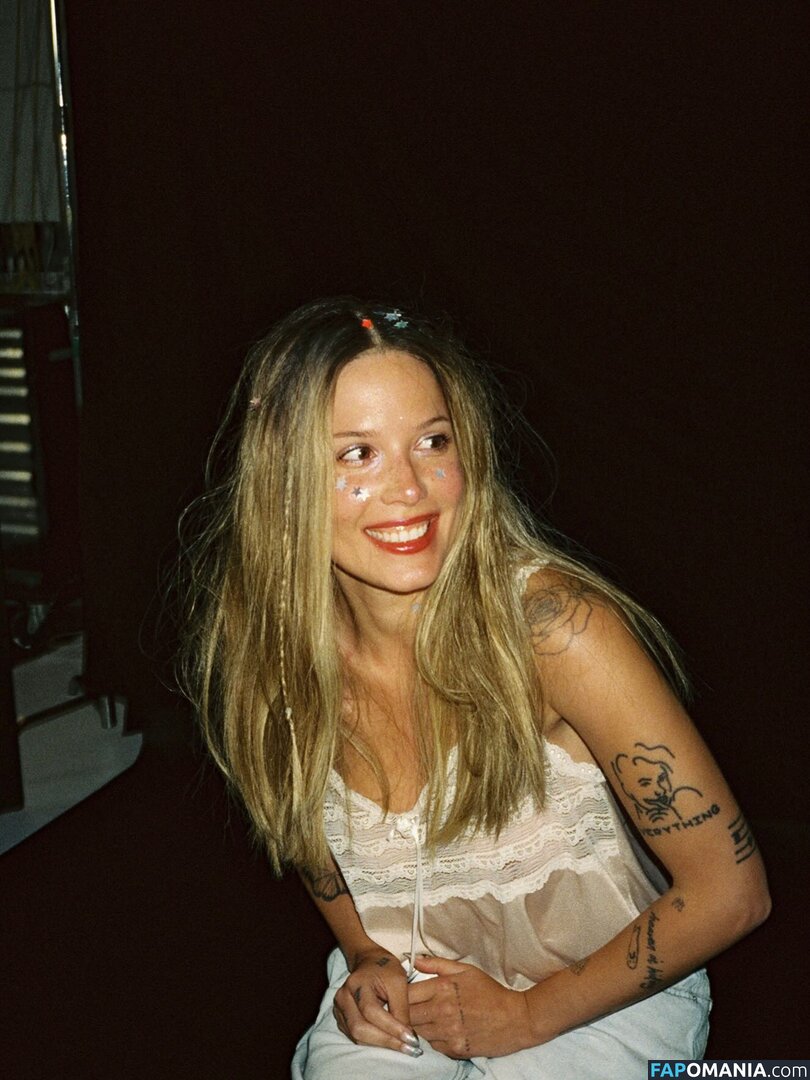 Halsey / https: / iamhalsey / yammahaaa Meztelen OnlyFans  Kikerült fotó #3
